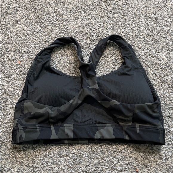 Athleta Sports Bra size medium - Picture 2 of 3